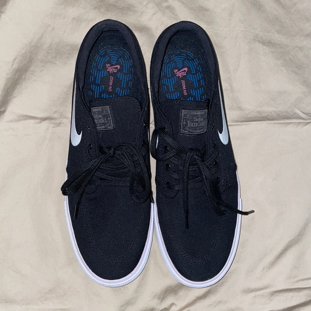 Nike Janoski